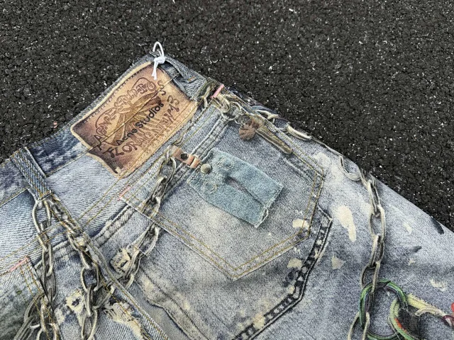 Vance Studios Jeans Wide-Leg Distressed Chain-Embellished product detail image 11