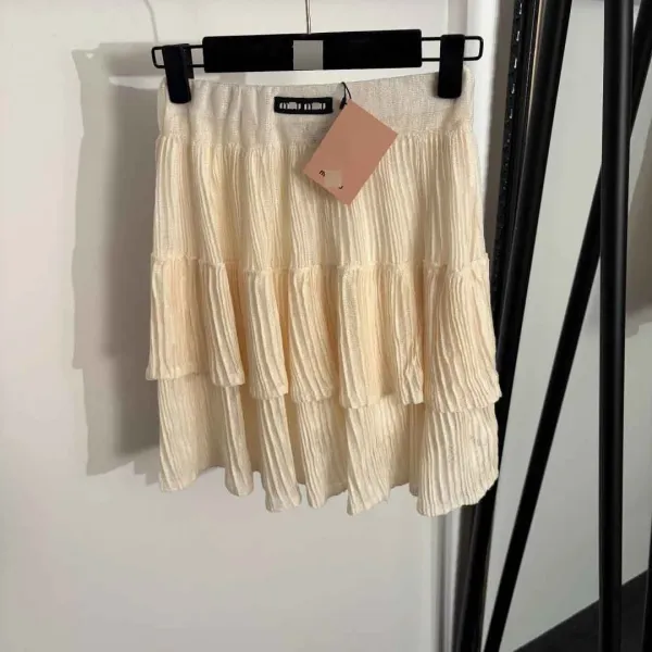 Design Tiered Pleated Skirt in Cream - 4