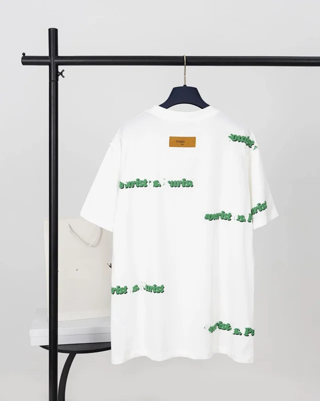Louis Vuitton T-Shirts Short-Sleeve Graphic Print T-Shirt product detail image 3