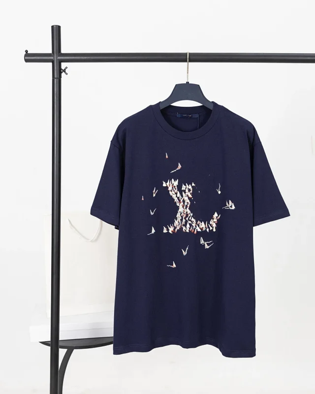 Louis Vuitton T-Shirts Short-Sleeve Graphic Print T-Shirt product detail image 4