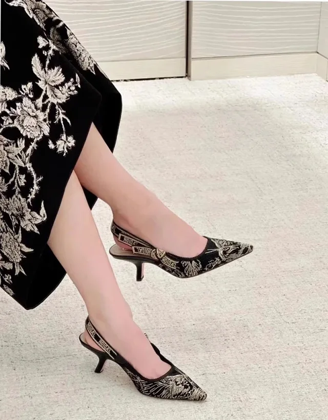 Dior High Heels J'Adior embroidered pointed-toe slingback pumps product detail image 16