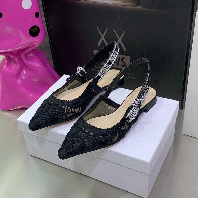 black flat