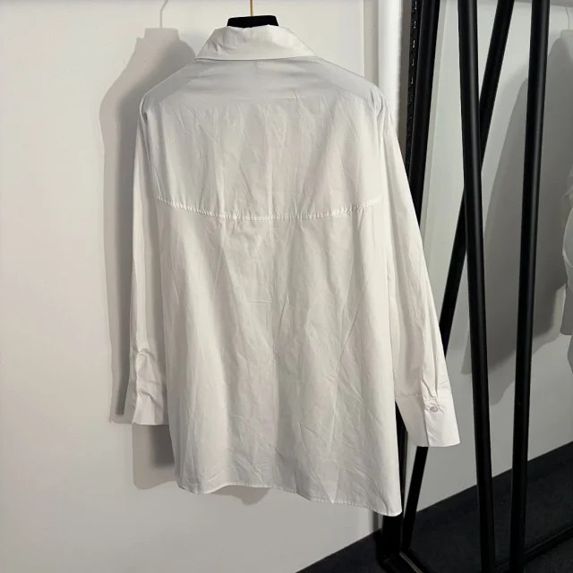 Unbranded Shirts Long-Sleeve Collared Shirt with Gold Lip-Shaped Hardware product detail image 3