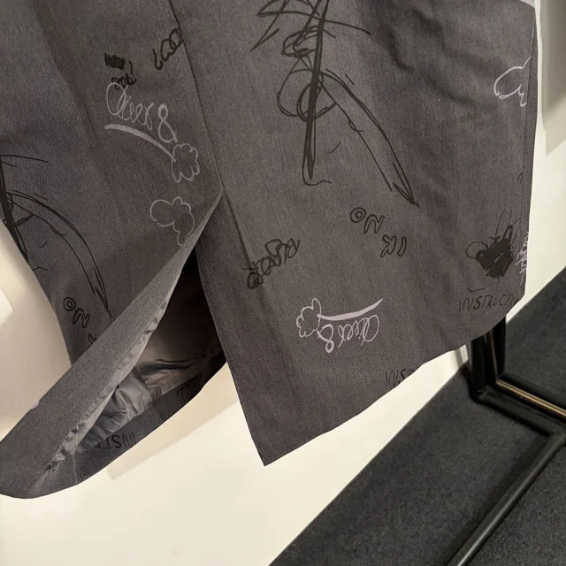 Chanel Vests Double-Breasted Graffiti Print Vest product detail image 9