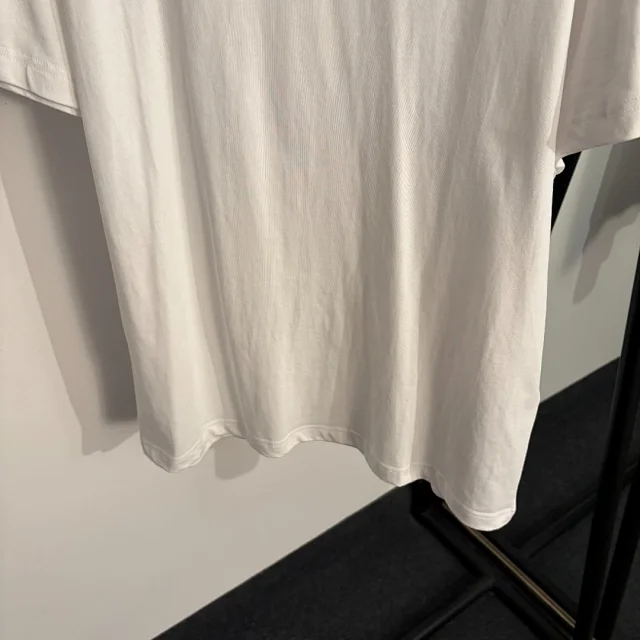 Unbranded T-Shirts Short-Sleeve T-Shirt with Contrast Brushstroke Chest Print product detail image 5