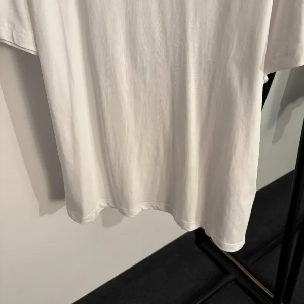 Design Abstract Drip Graphic T-Shirt White - 6