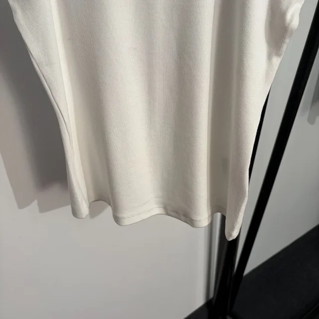 Unbranded Vests Ribbed Sleeveless Vest with Gold-Tone Shoulder Embellishments product detail image 5