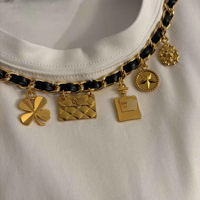Chanel T-Shirts Short-Sleeve Chain Charm Collar T-Shirt product detail image 6
