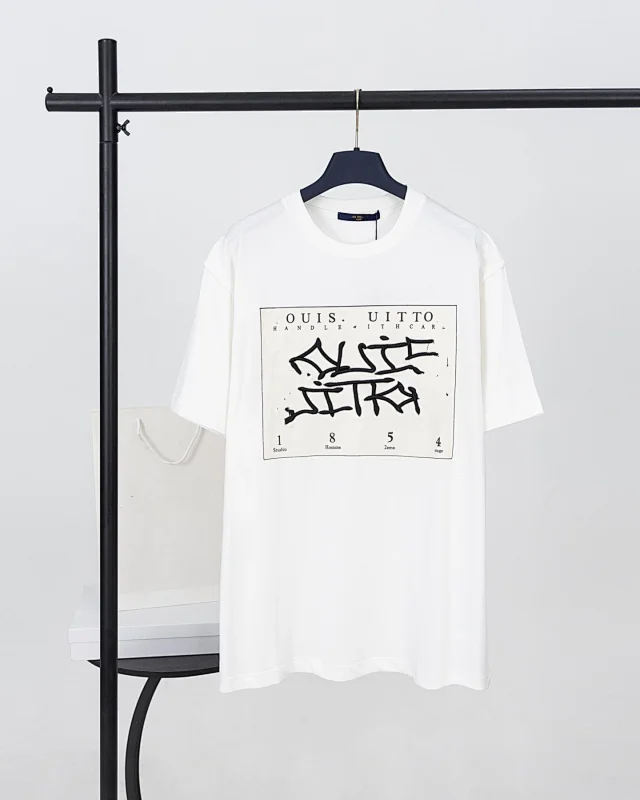 Louis Vuitton T-Shirts Short-Sleeve Graphic Print T-Shirt product detail image 19