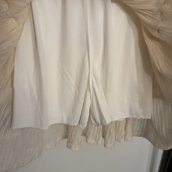 Design Tiered Pleated Skirt in Cream - 10