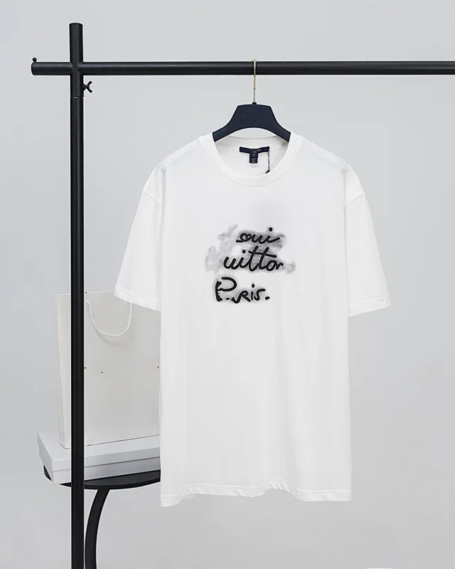 Louis Vuitton T-Shirts Short-Sleeve Graphic Print T-Shirt product detail image 26