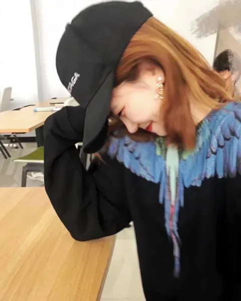 Design Feather Necklace Print Black Hoodie - 9