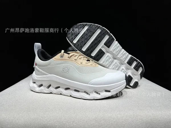 Loewe Runaway Sneakers White / Navy - 13