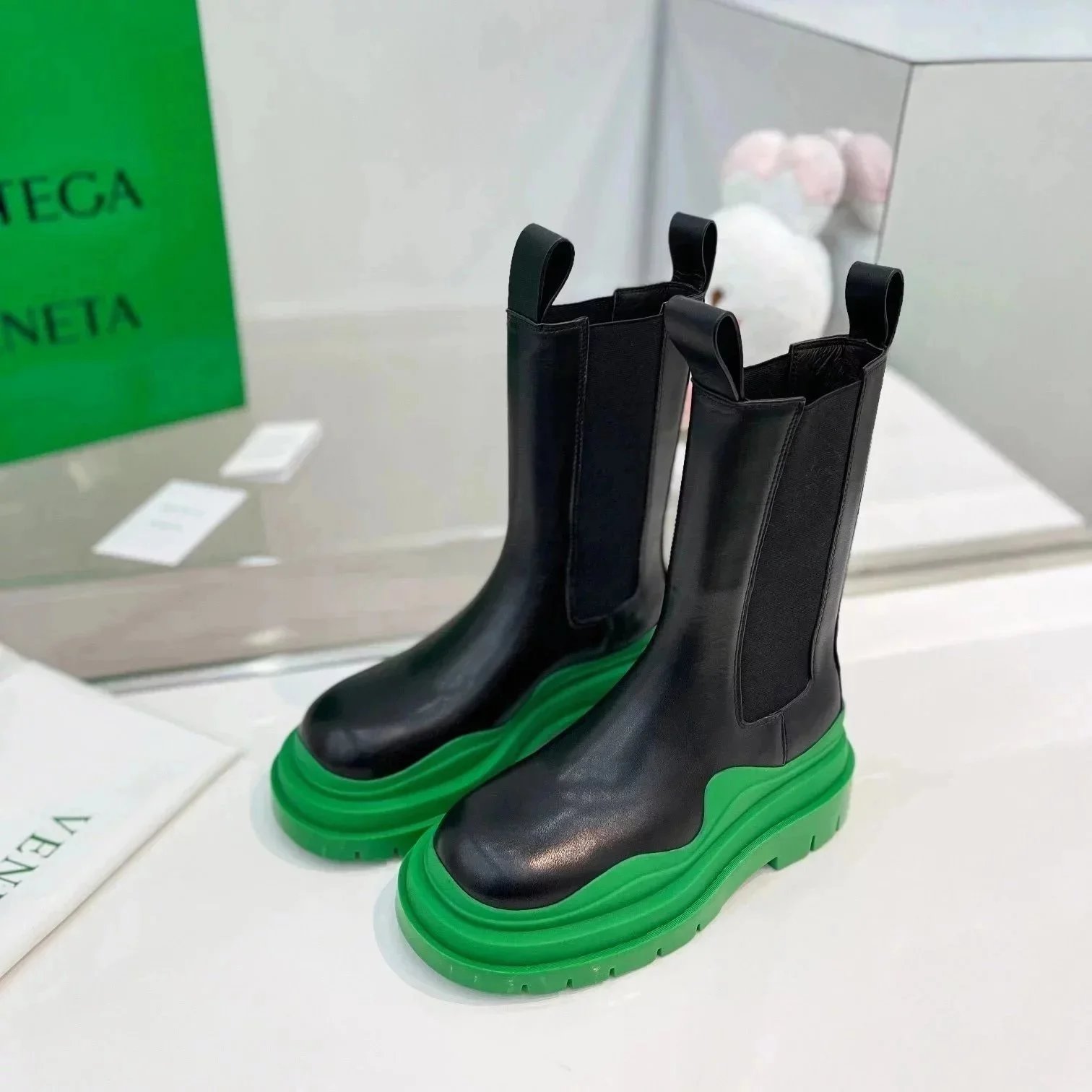 Unbranded Boots Chelsea with Lug Soles — High-top 4