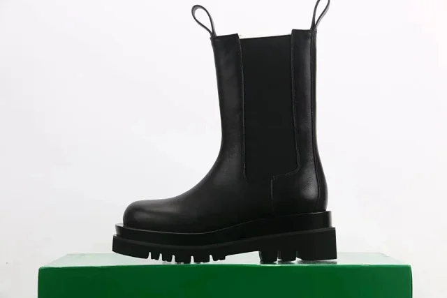 Unbranded Boots Chelsea with Lug Soles product detail image 1