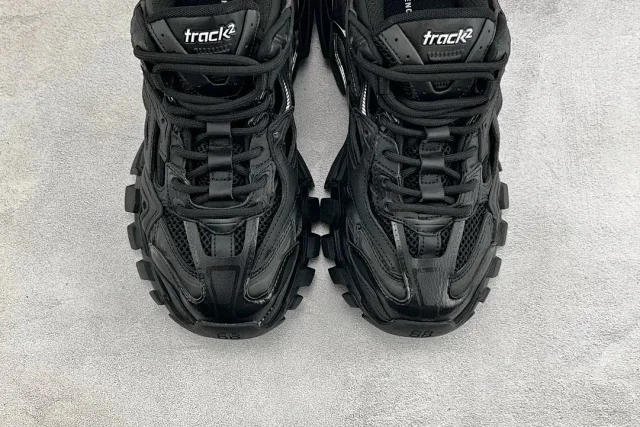 Balenciaga Sneakers Track 2.0 product detail image 34