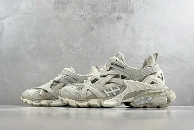 Balenciaga Sneakers Track 2.0 product detail image 41