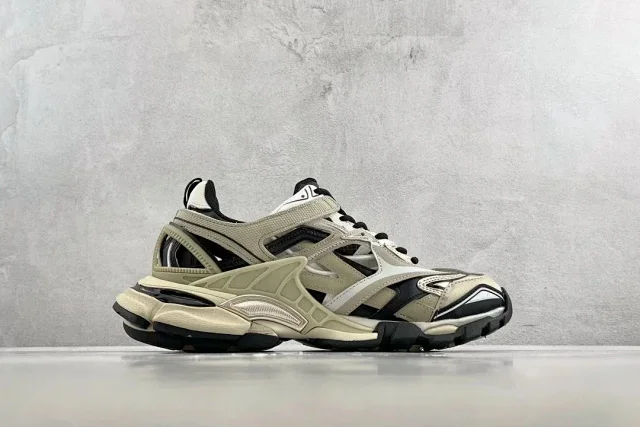 Balenciaga Sneakers Track 2.0 product detail image 47