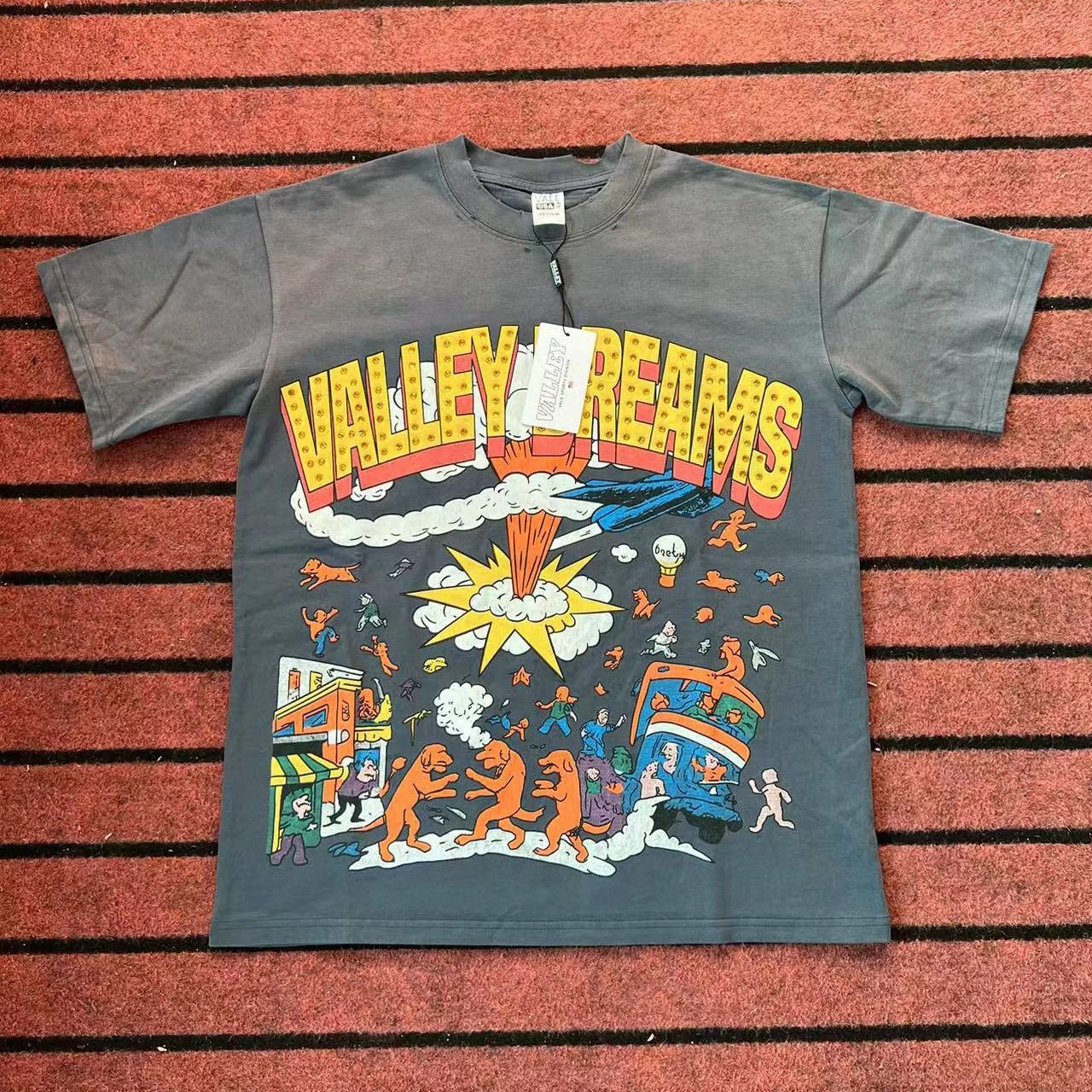 Valley Dreams Gray Graphic Print Streetwear T-Shirt