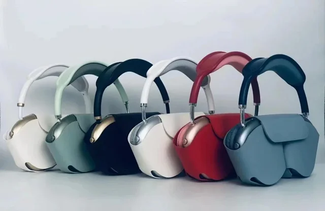 Beats Over-ear wireless headphones product detail image 40