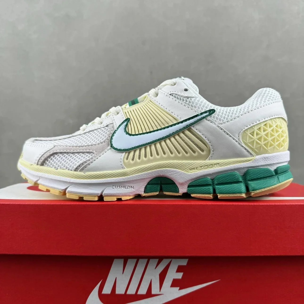 Nike Zoom Vomero 5 White Green Cream Retro Running Shoes