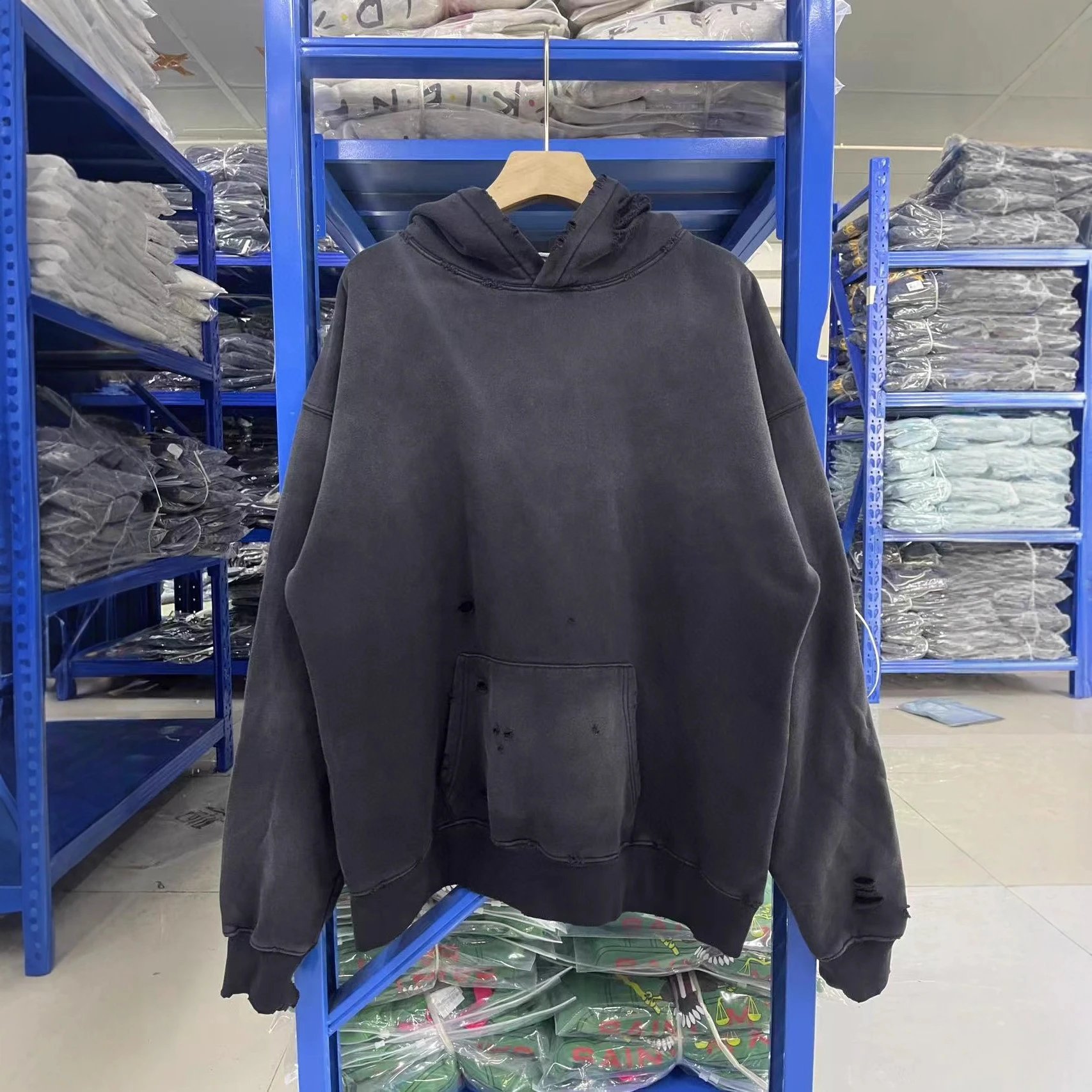 Distressed Black Oversized Hooded Sweatshirt With Raw Edge And Pocket