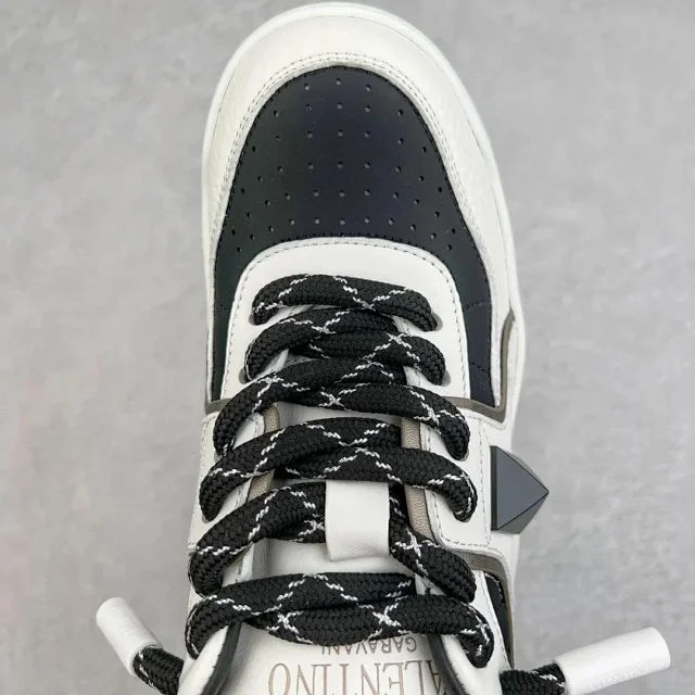 Valentino Garavani Sneakers One Stud XL platform product detail image 29