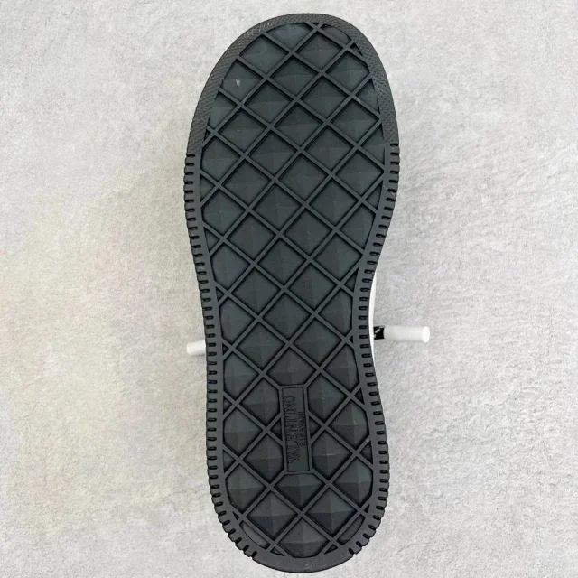 Valentino Garavani Sneakers One Stud XL platform product detail image 34