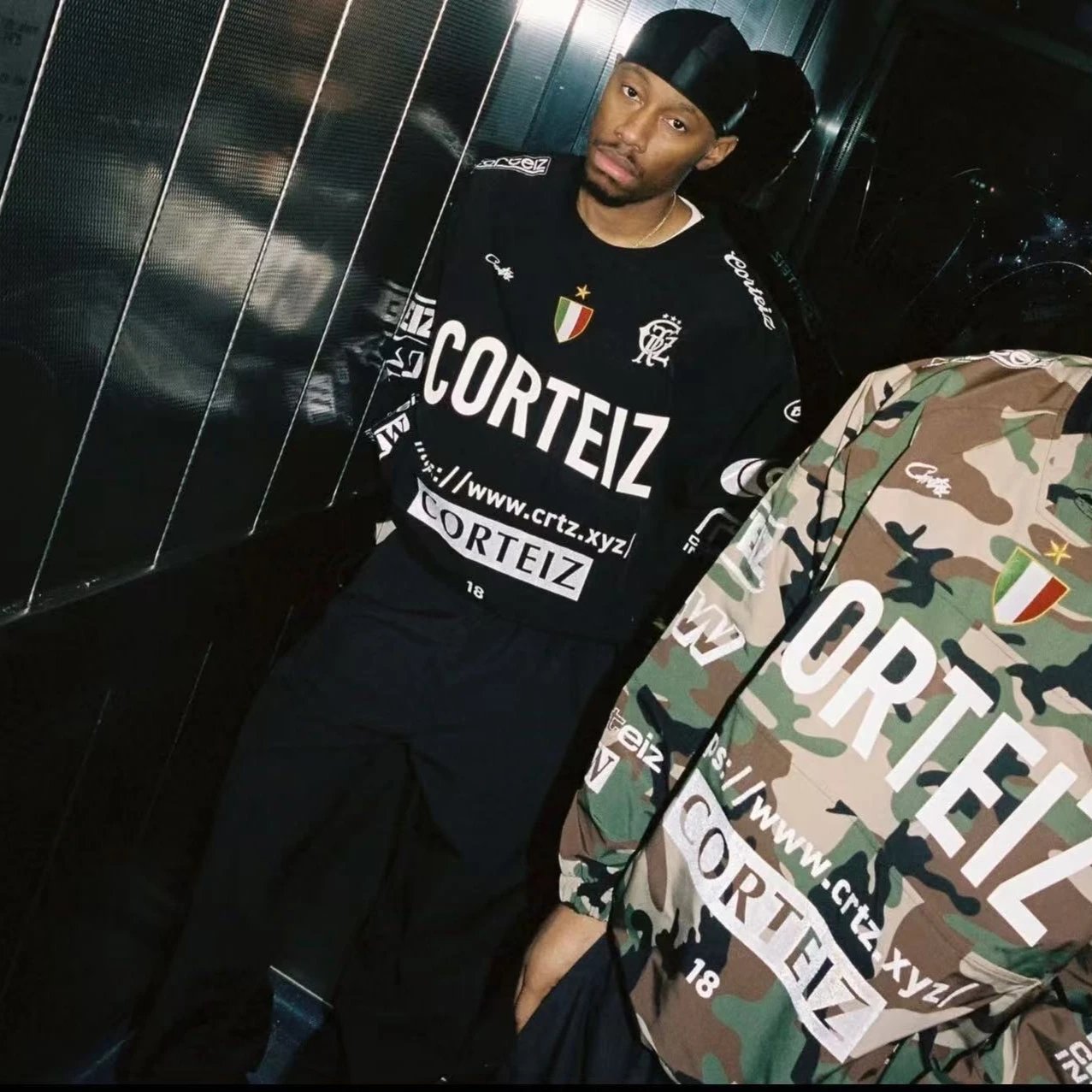 Corteiz Black Graphic Streetwear Sweatshirt