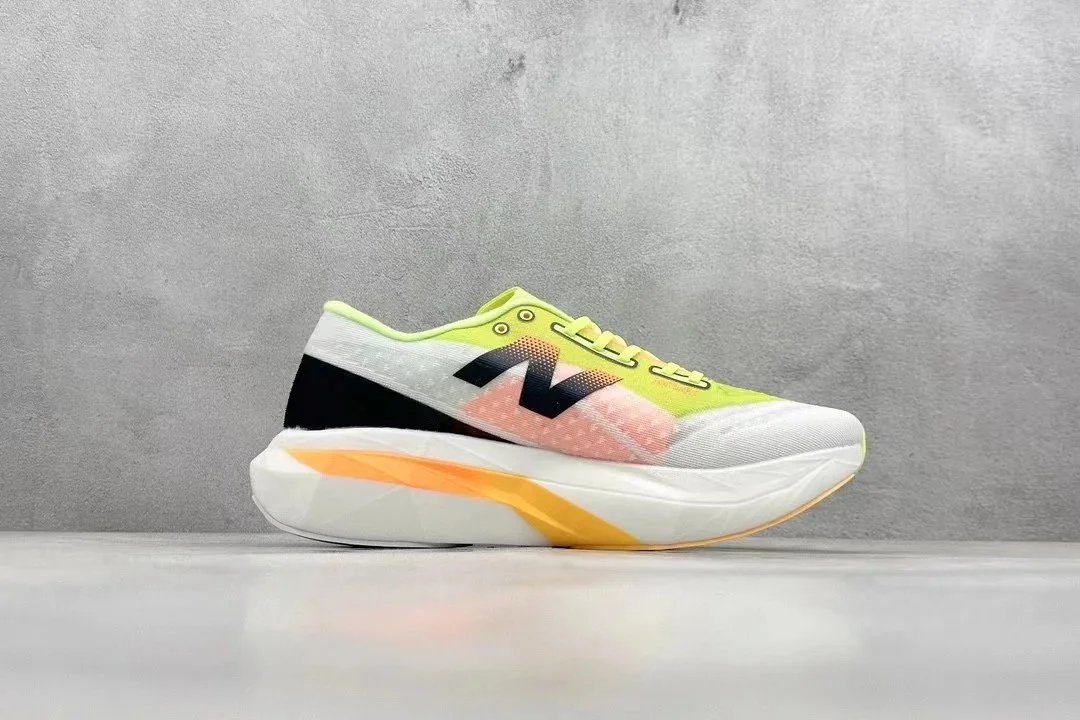 New Balance Sneakers FuelCell Rebel v4 image 2