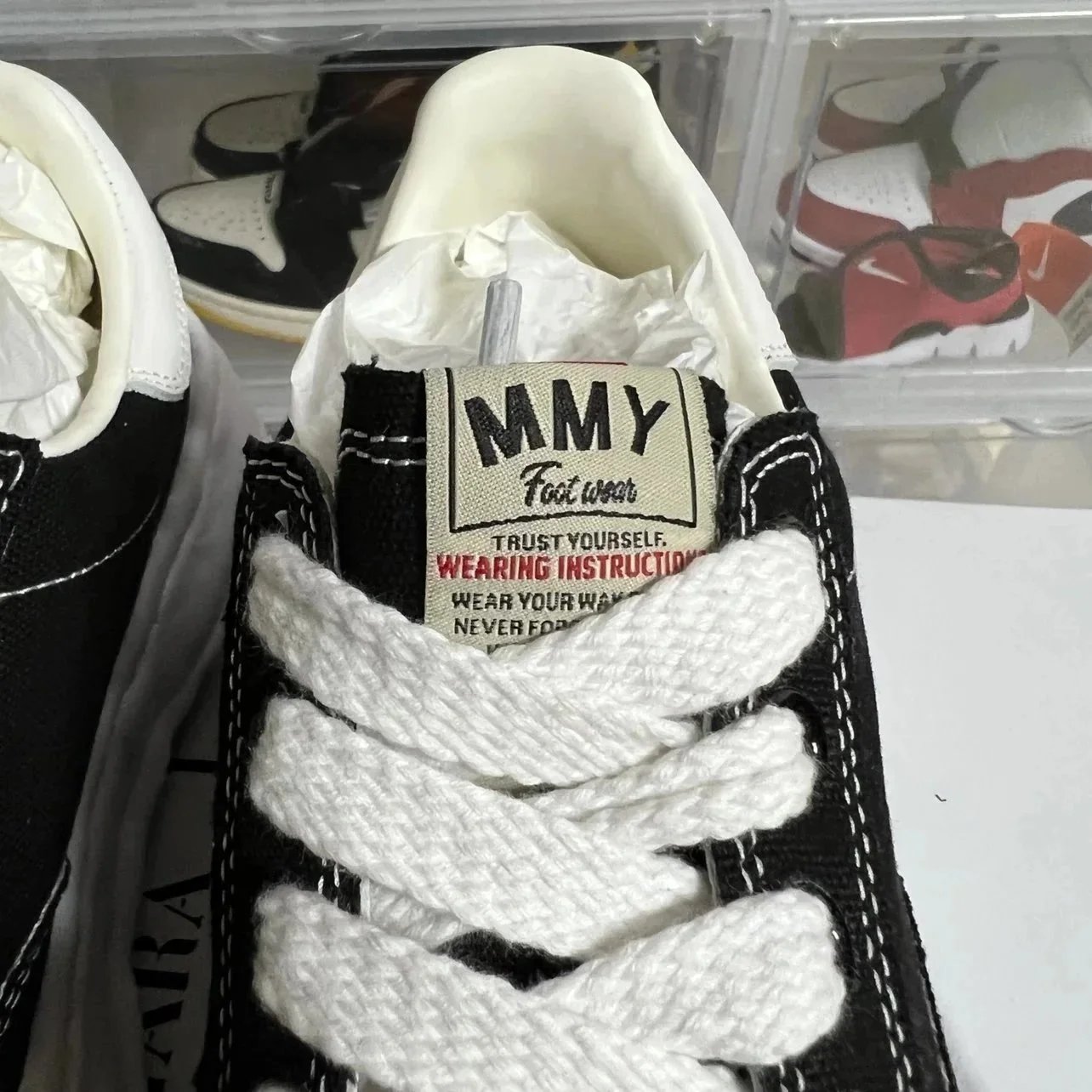 MMY Blakey Black White Casual Sneakers