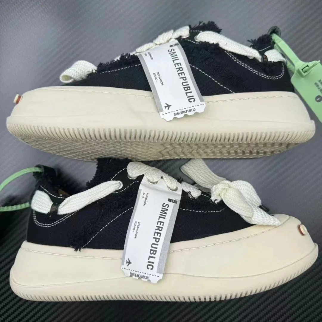 SMILEREPUBLIC Sneakers Classic Low.SP — Black