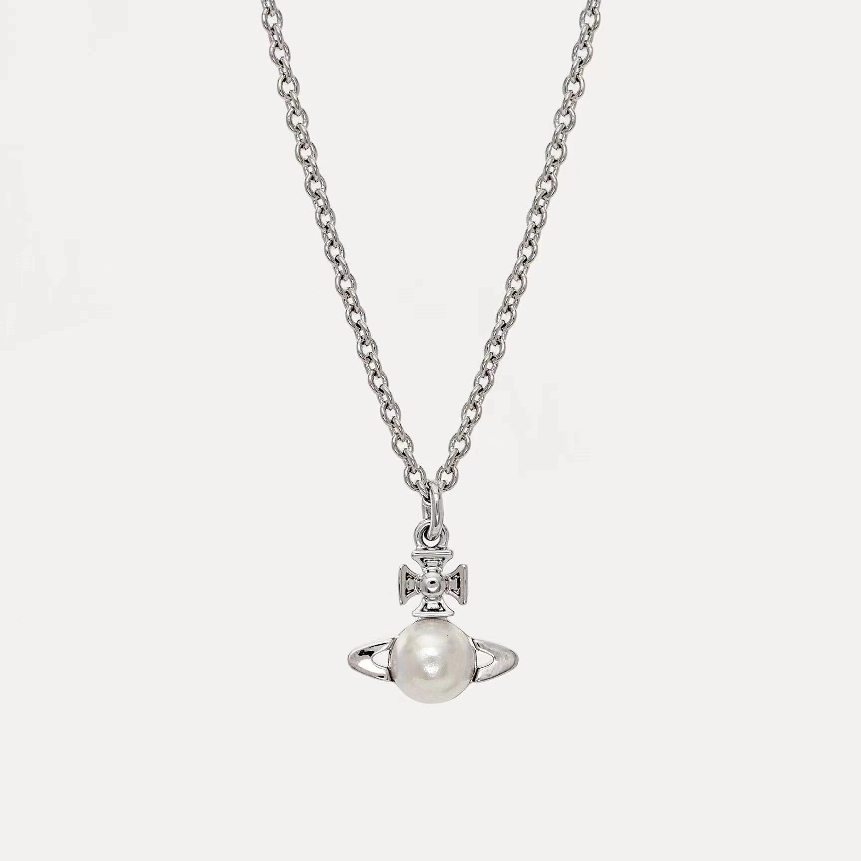 Vivienne Westwood Pearl Orb Pendant Necklace Gold Silver Classic