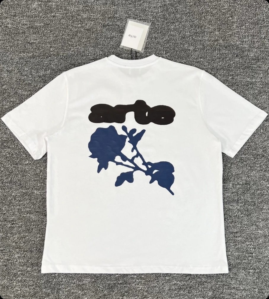 Arte T-Shirts Graphic Print T-Shirt — 102