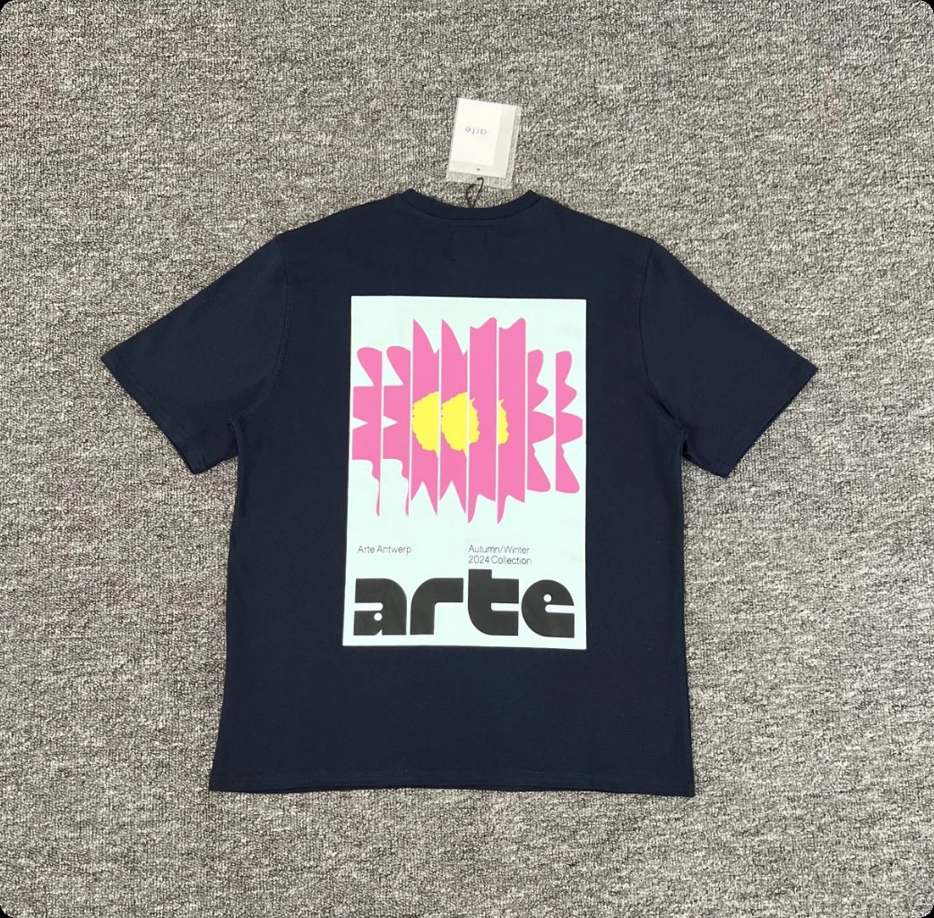 Arte T-Shirts Graphic Print T-Shirt — 207 Black