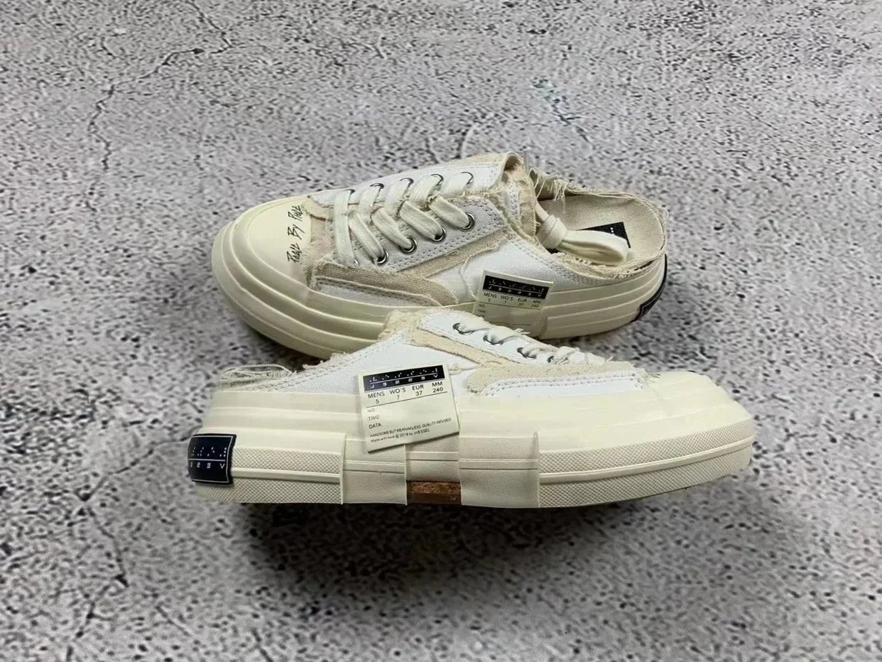 XVESSEL Sneakers frayed canvas low-top with patchwork sole — Pure white half-slippers