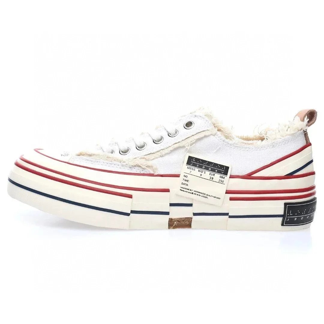 XVESSEL Sneakers frayed canvas low-top with patchwork sole — White and red