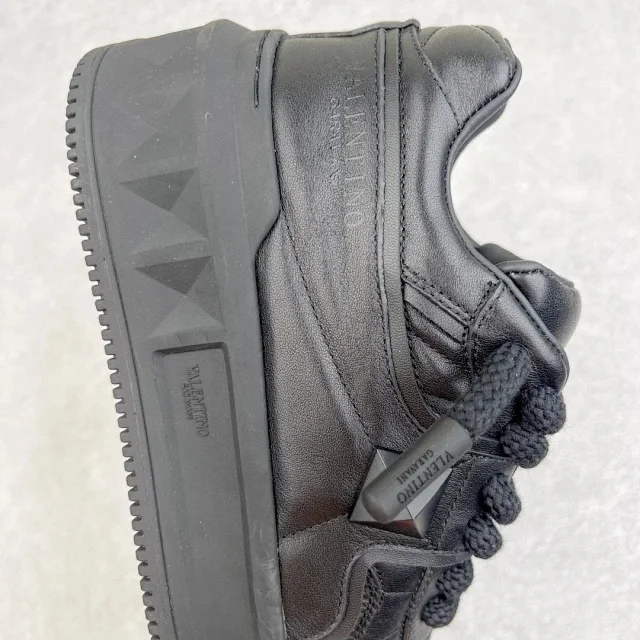 Valentino Garavani Sneakers One Stud XL platform product detail image 23