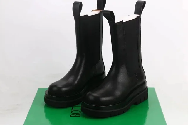 Unbranded Boots Chelsea with Lug Soles product detail image 6