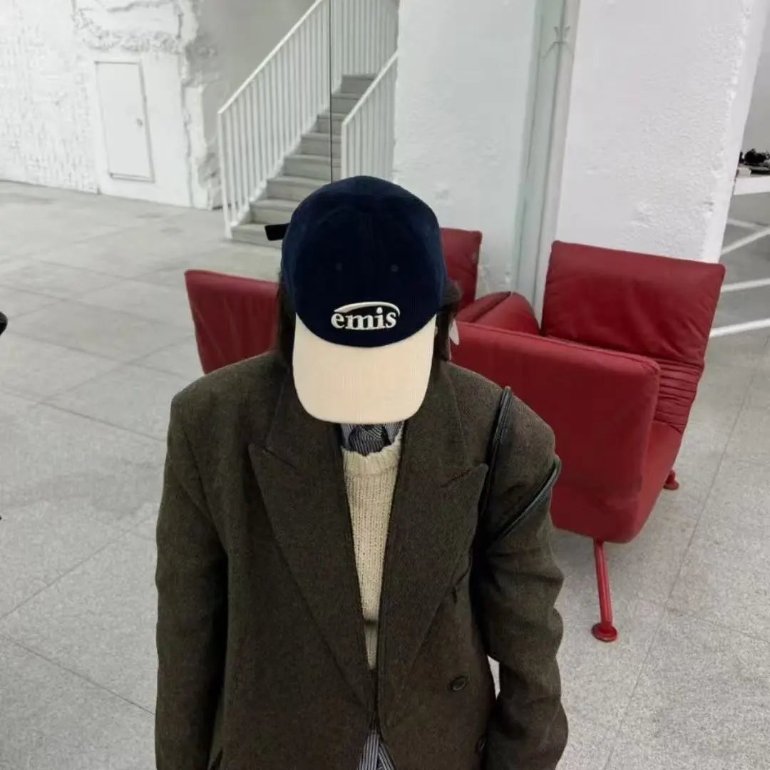 emis Hats Embroidered two-tone baseball cap image 3