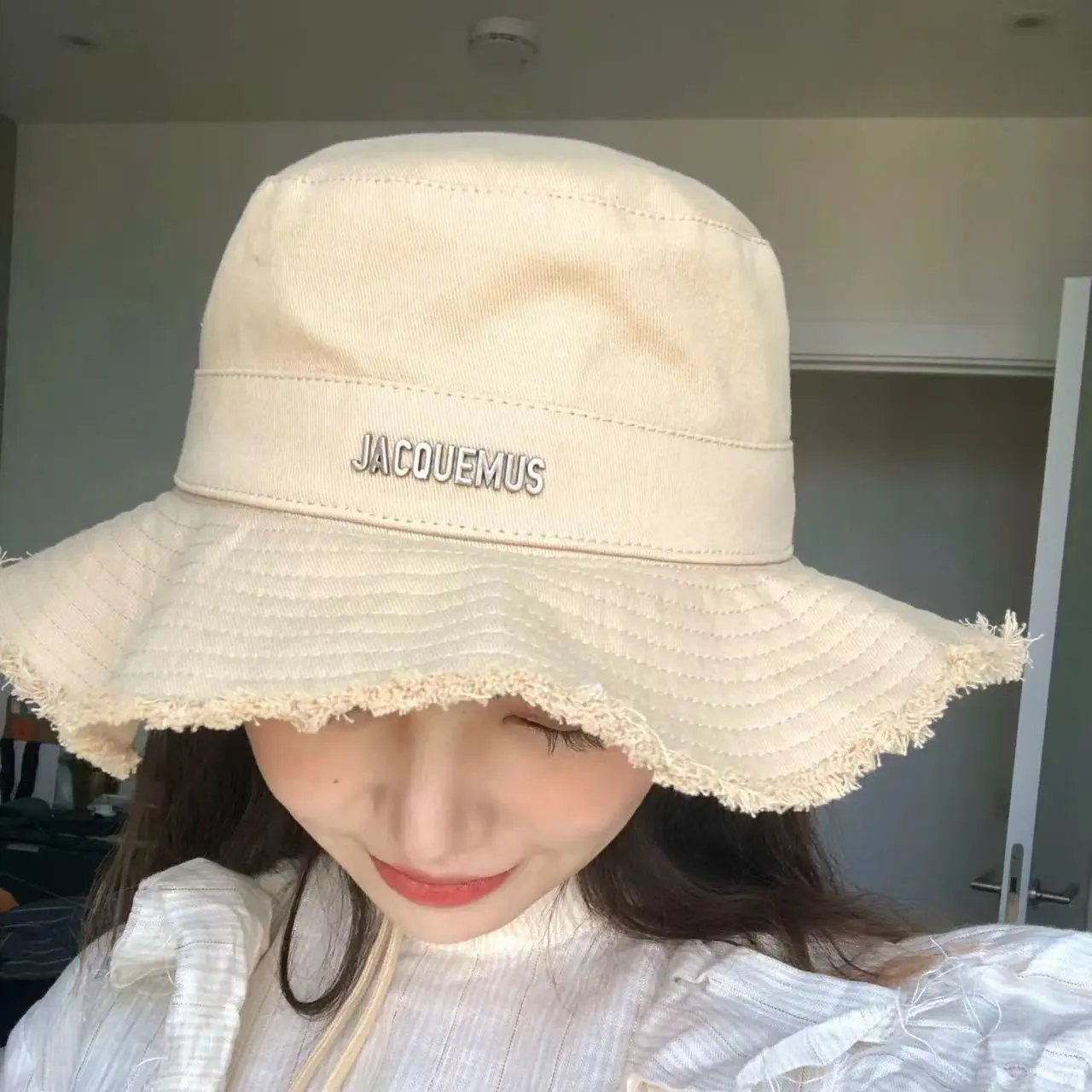 Jacquemus Bucket Hat Beige Frayed Edge Casual