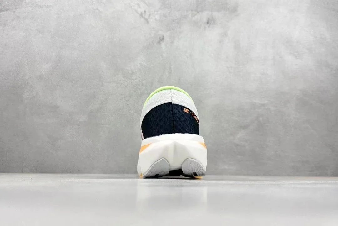 New Balance Sneakers FuelCell Rebel v4 image 6