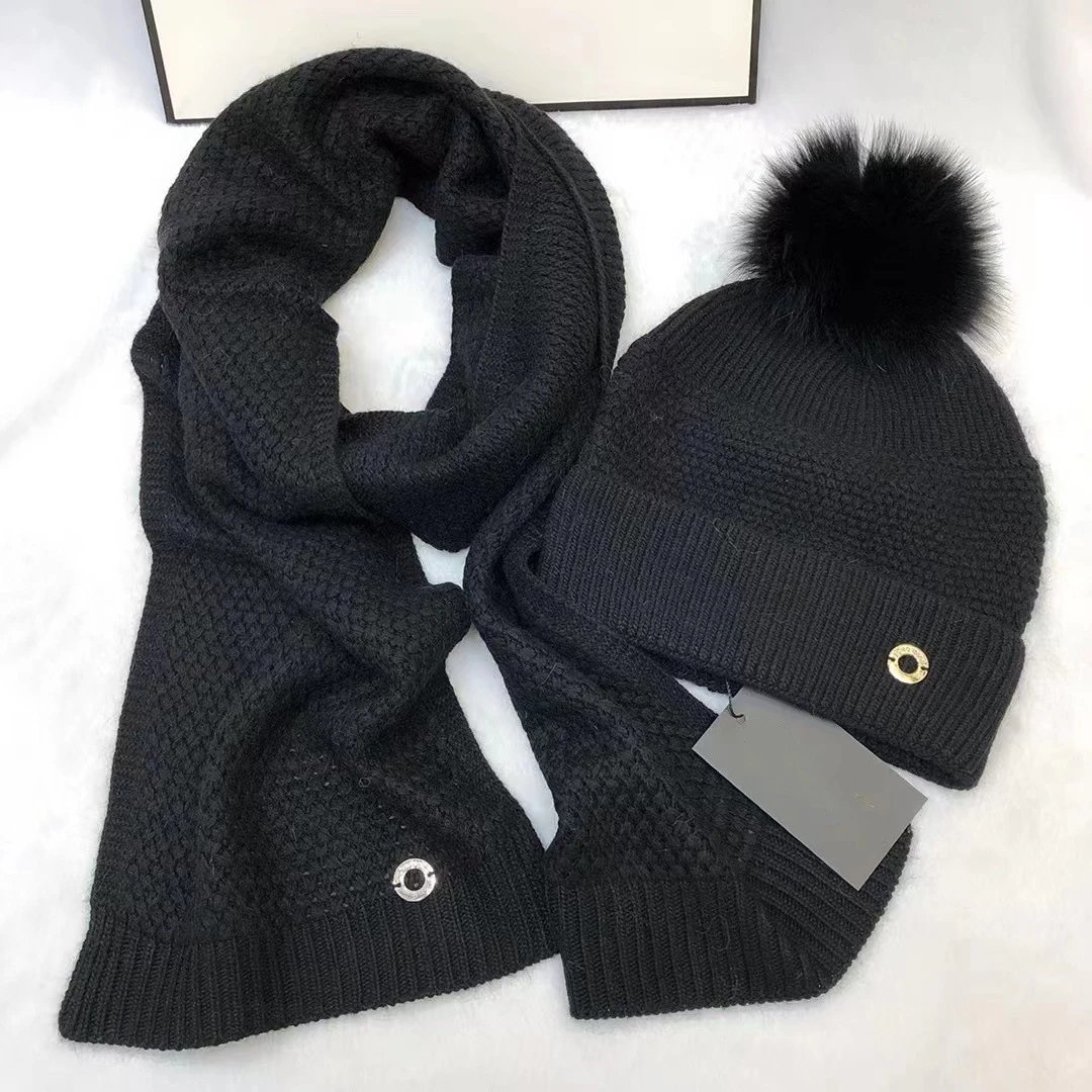Unbranded Knitted pom-pom hat and scarf set image 2