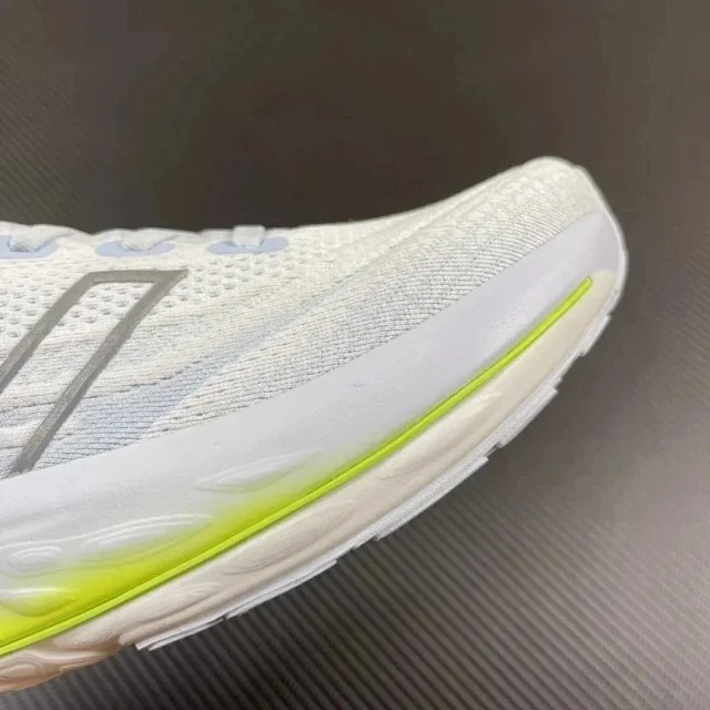 New Balance Sneakers Fresh Foam X Vongo v6 product detail image 3