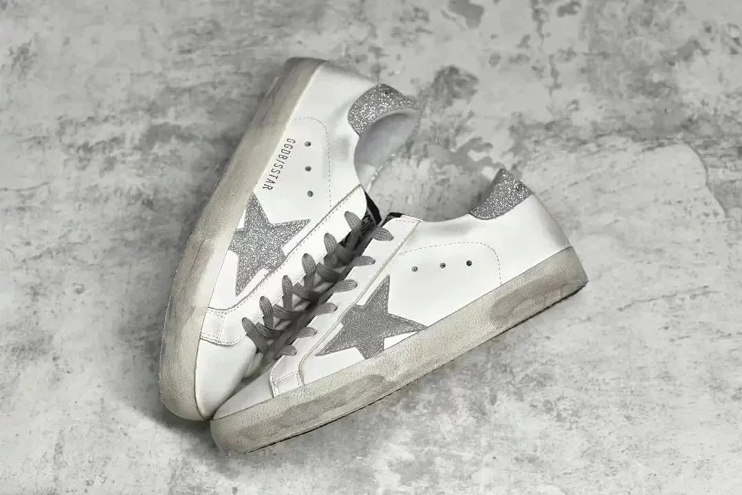 Golden Goose Sneakers Super-Star star-detail — GGDB diamond star/diamond tail