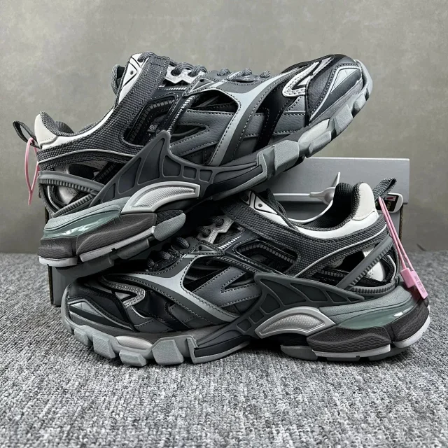 Balenciaga Sneakers Track 2.0 product detail image 21
