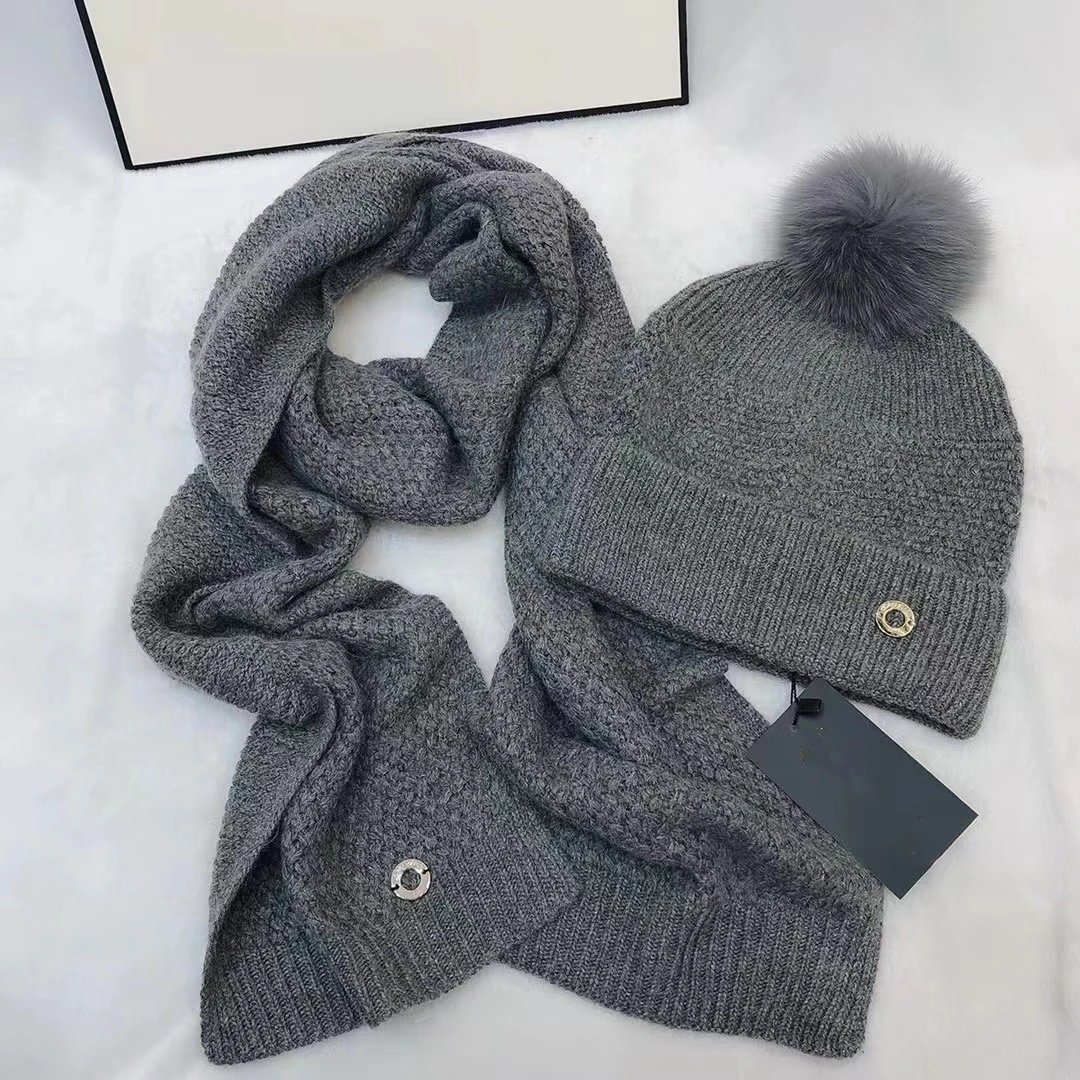 Unbranded Knitted pom-pom hat and scarf set image 5