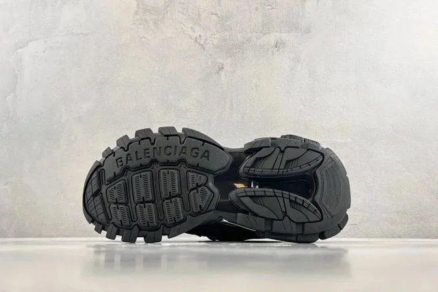 Balenciaga Sneakers Track 2.0 product detail image 31