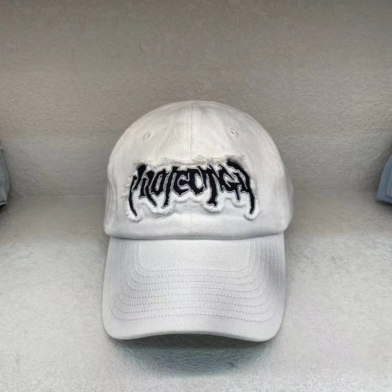 Distressed Embroidered Logo White Black Streetwear Baseball Cap