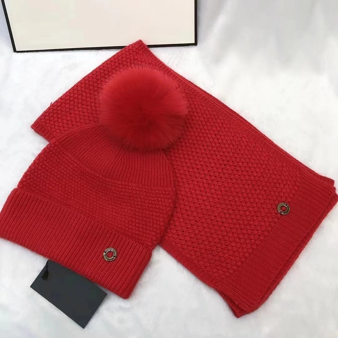 Unbranded Knitted pom-pom hat and scarf set image 4